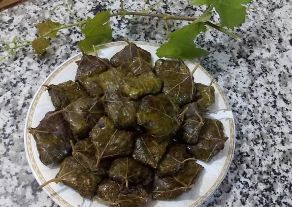 فواید برگ مو ترش برای ترشی